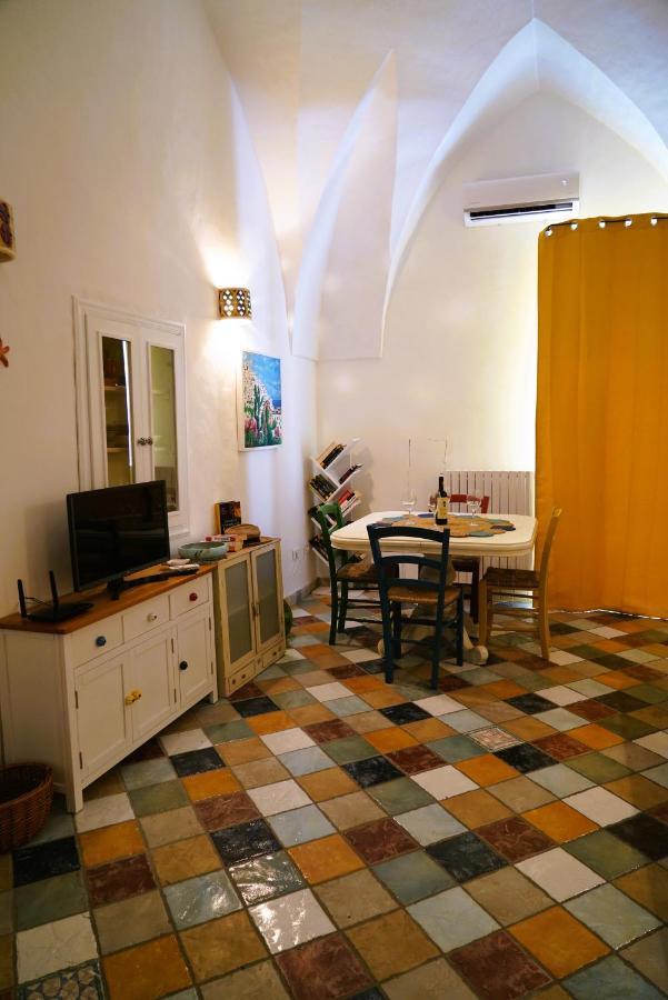 Domus Magistri - A Pochi Passi Dal Centro Storico Villa Ostuni Luaran gambar